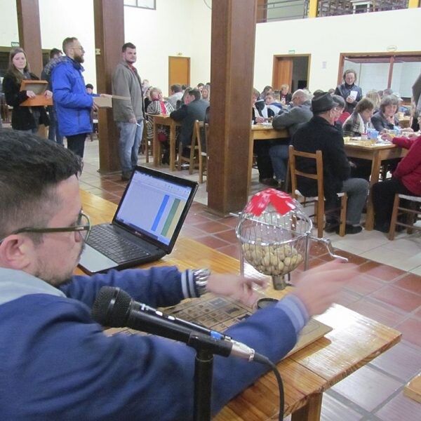 Bingo beneficente supera expectativas