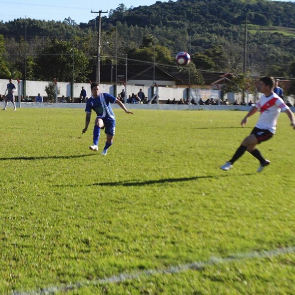 Confronto entre campeões movimenta a rodada