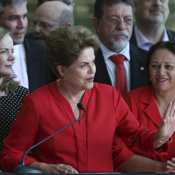 Dilma eleva críticas aos opositores e ex-aliados