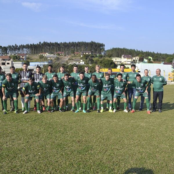 Forquetense comemora 100 anos com festa e homenagens a ex-atletas