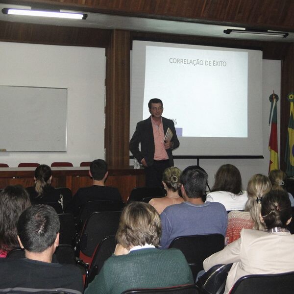 Encontro aborda novos modelos de negócio