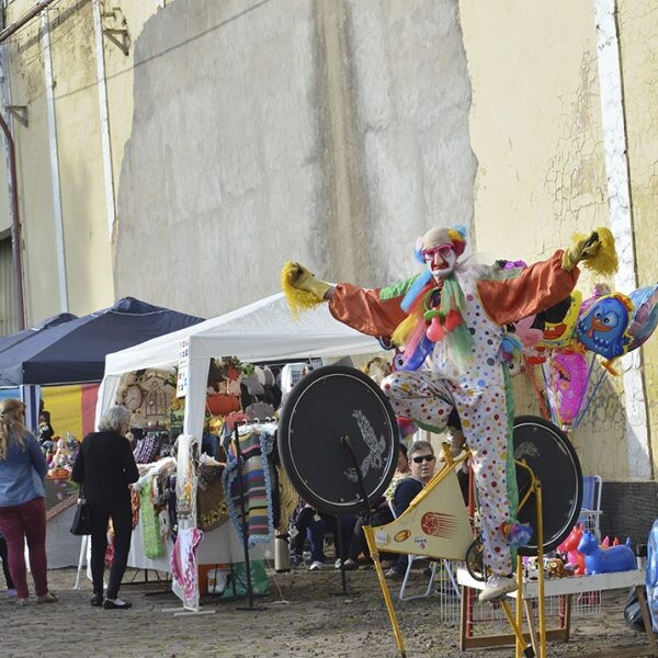 Arte na Escadaria terá banda Nêga Frida