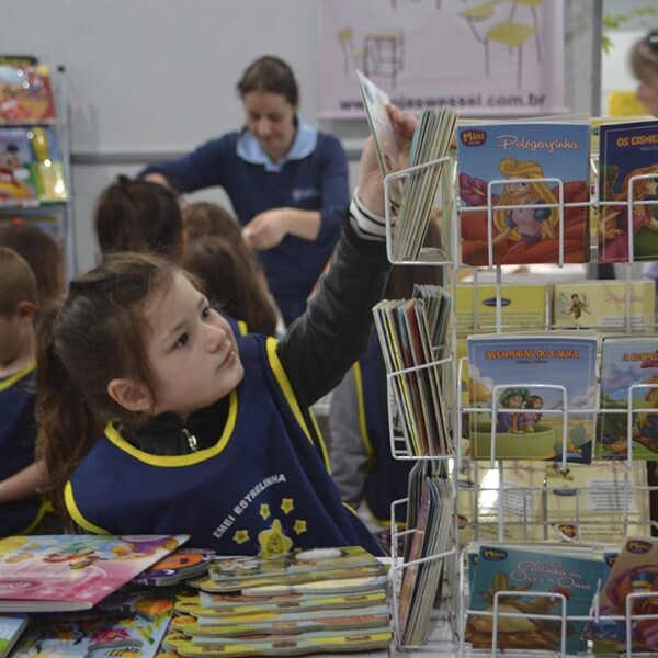 Feira do Livro se estende até sexta-feira