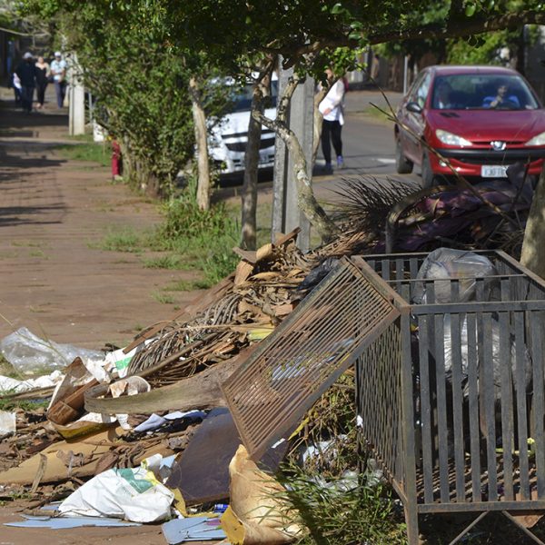 Resquício da cheia permanece após 7 dias