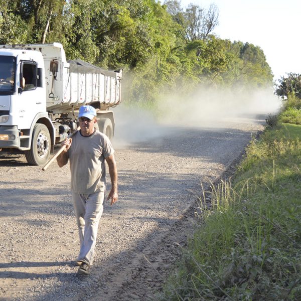 Moradores de Cruzeiro do Sul pedem continuidade de obra