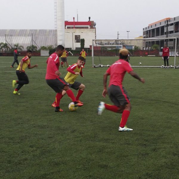 Time sub-20 joga por vaga nas quartas de final