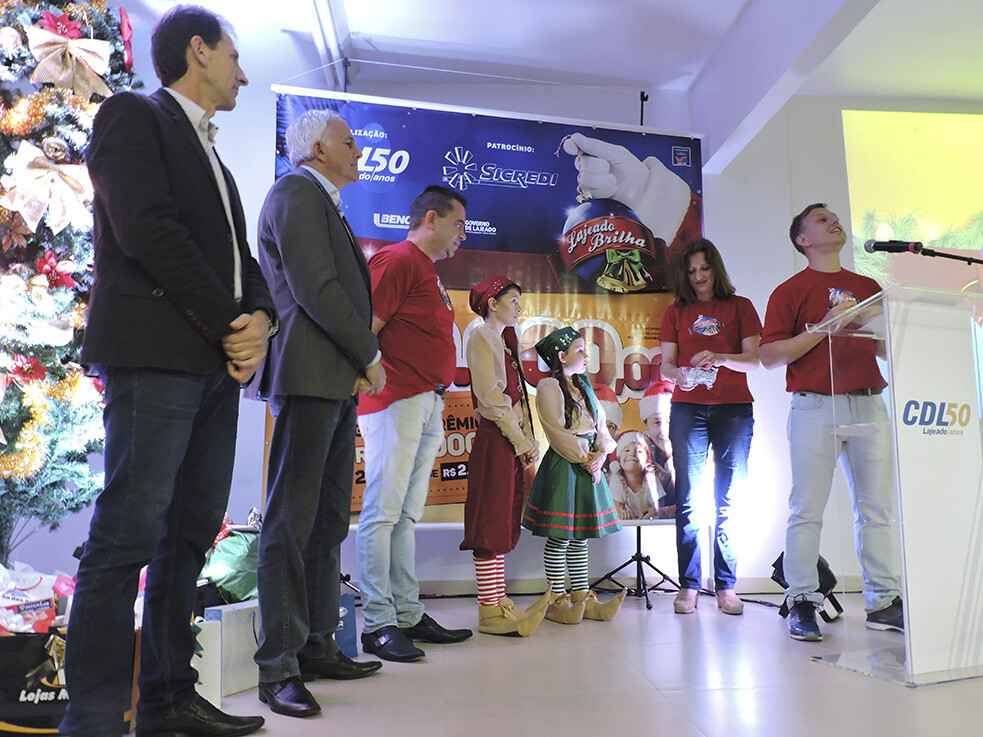 Campanha explora a magia do Natal