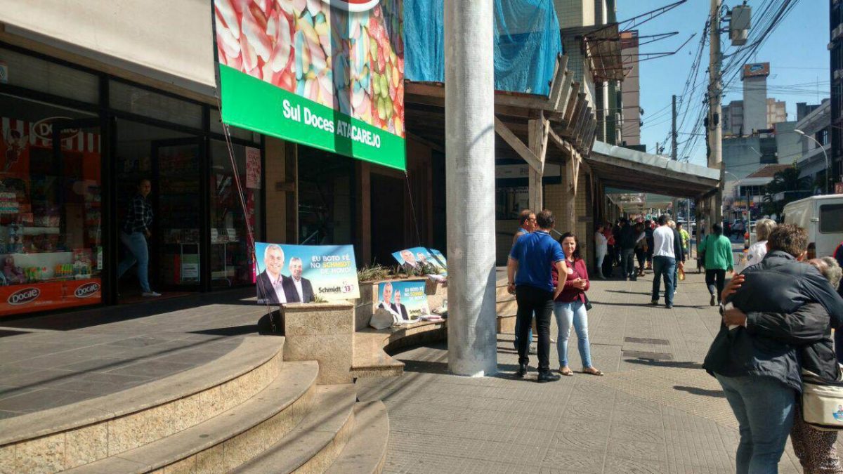 Polícia Civil apreende propaganda irregular do PT