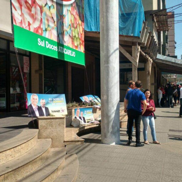 Polícia Civil apreende propaganda irregular do PT