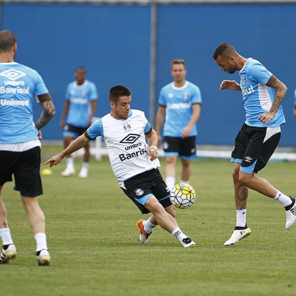 Grêmio enfrenta o São Paulo com time titular