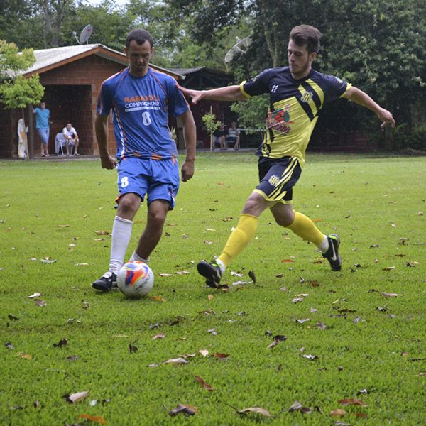 Sete jogos de futebol abrem a competição