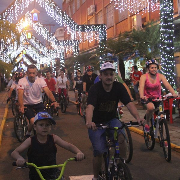 Passeio ciclístico conta com 350 participantes