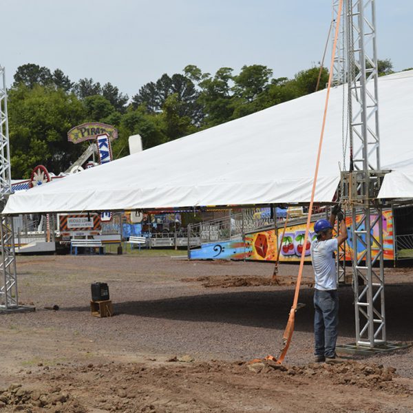 Mais de mil pessoas preparam a Expovale