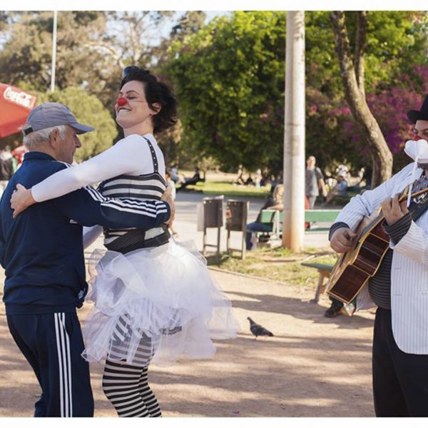 Peça O Beijo é atração do Arte na Praça