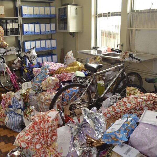Presentes de Natal chegam aos Correios