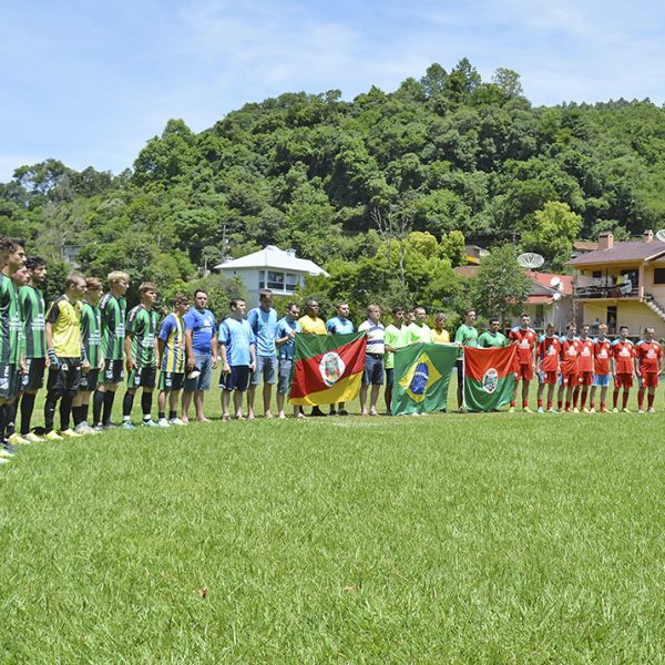 Baixo Canudos sedia jogos neste domingo