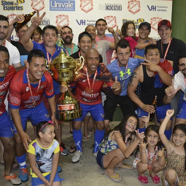 Três equipes terminam o ano com títulos