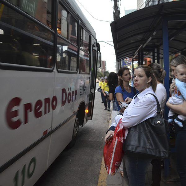 Empresa estuda redução de itinerários