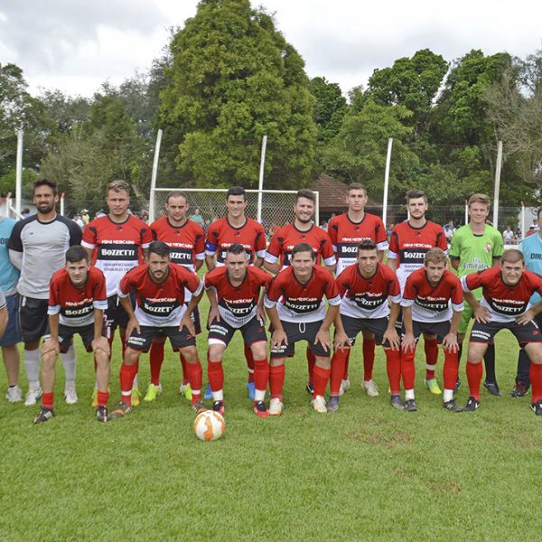 Atual campeão, Flamengo vence na estreia