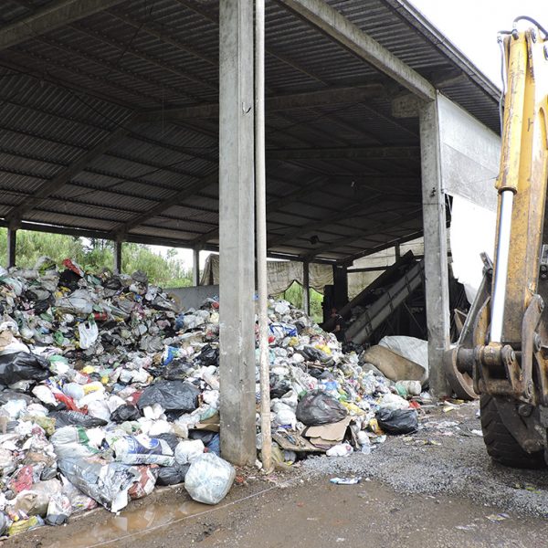 Impasse sobre licenciamento do aterro preocupa Executivo