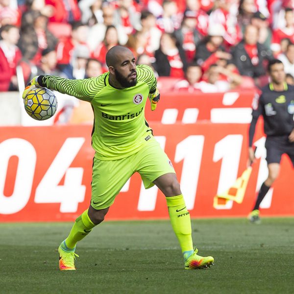 Tite convoca quatro atletas da dupla Gre-Nal