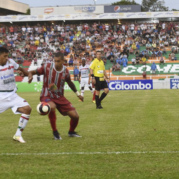 Apenas um time vence na primeira rodada