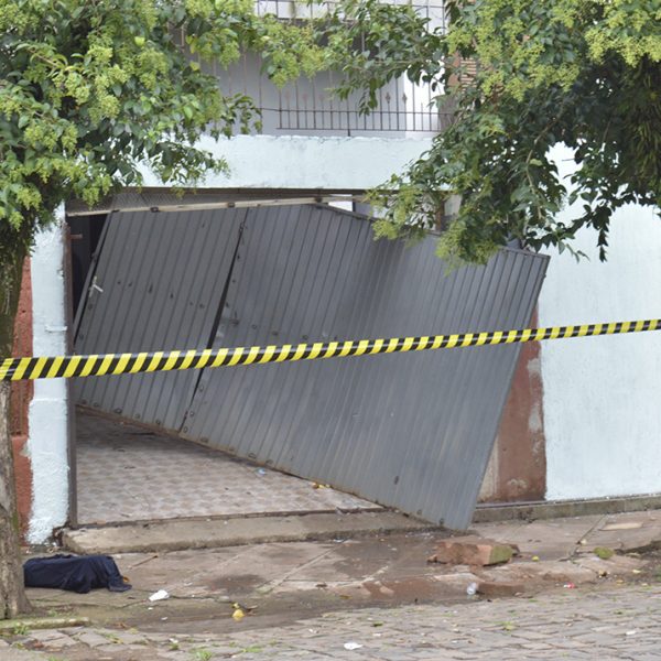 Homem sofre quinto atentado. Granada mata dois e alvo escapa