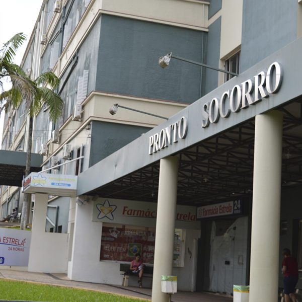 Hospital Estrela parcela salários e adia férias