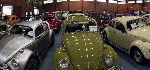 Fãs do Fusca reúnem suas máquinas