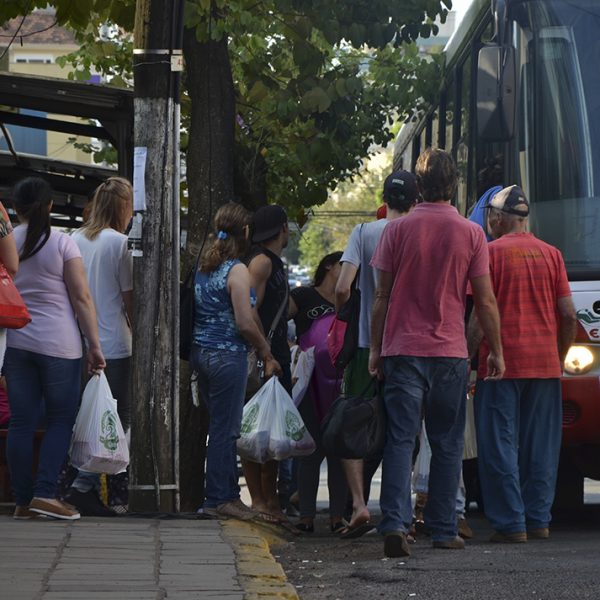 Passageiros cobram volta de linhas extintas