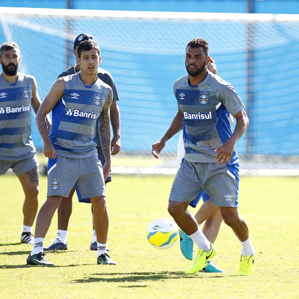 Treino mostra ataque com Miller Bolaños