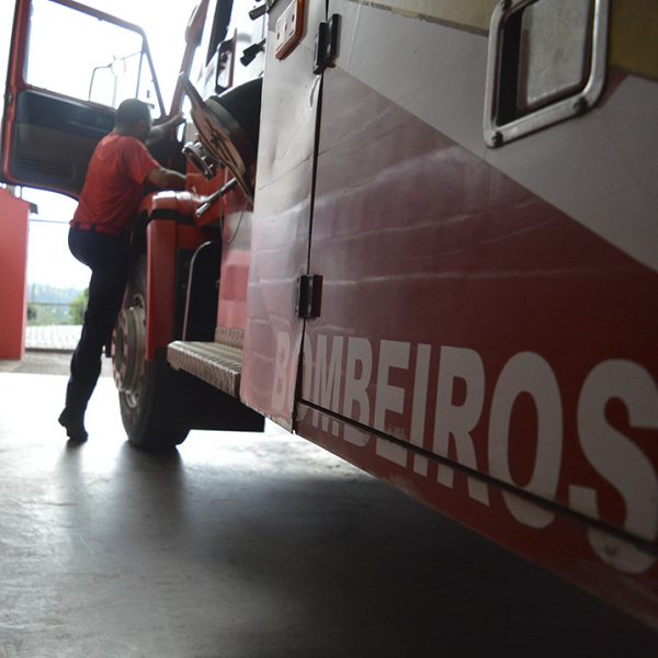 Bombeiros de Estrela normalizam atendimento