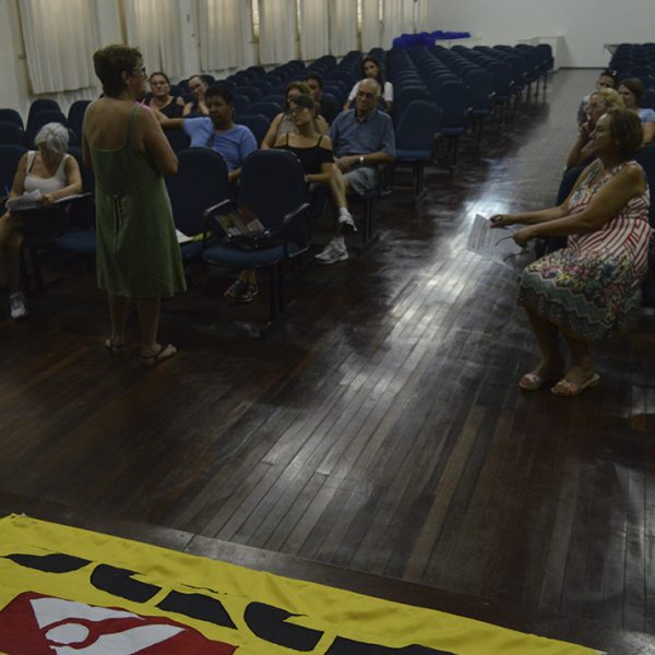 Assembleia termina sem definição sobre a greve