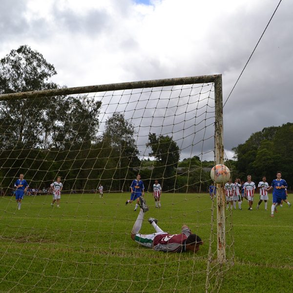 Goleada marca abertura em Cruzeiro do Sul