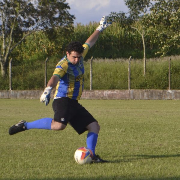 Canarinho está a um empate do título