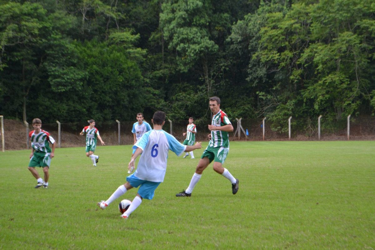 Quarenta partidas  movimentam nove cidades