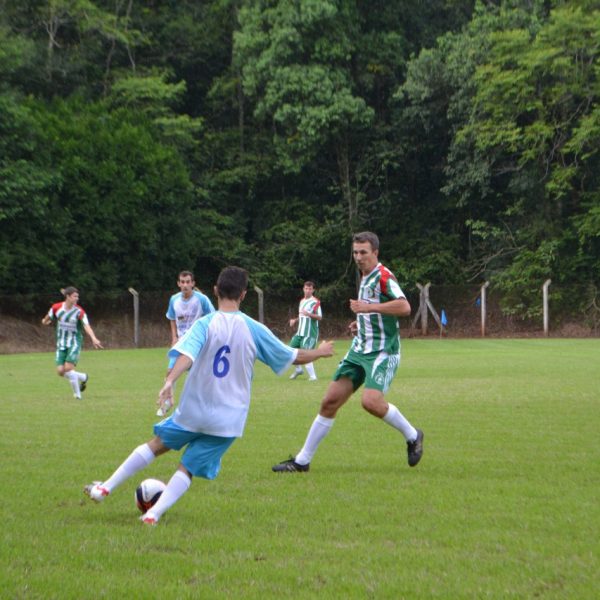 Quarenta partidas  movimentam nove cidades