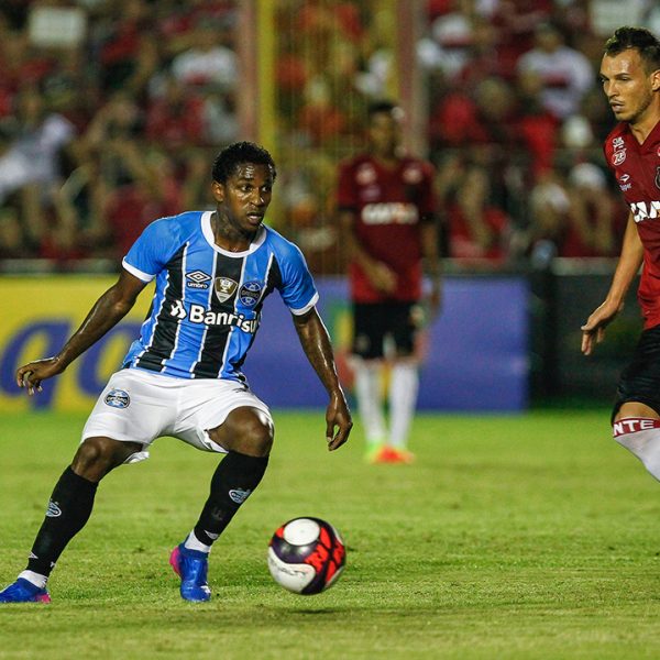 Bolaños desfalca o time  nos próximos jogos