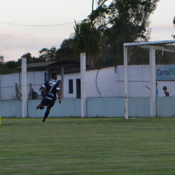 Lajeadense vence e assume terceiro lugar