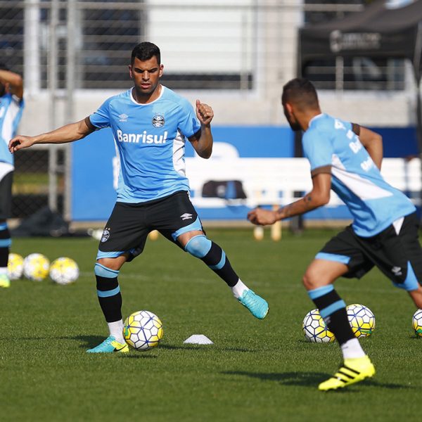 Volante Maicon pode retornar no sábado