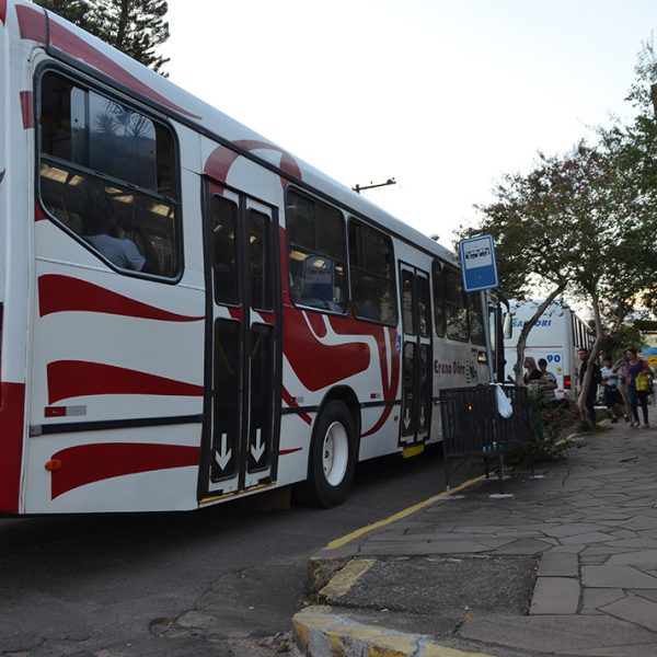 Tarifa de ônibus pode subir para R$ 3,85