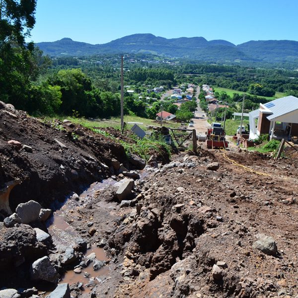 Dois deslizamentos em 30 dias  elevam temor de moradores