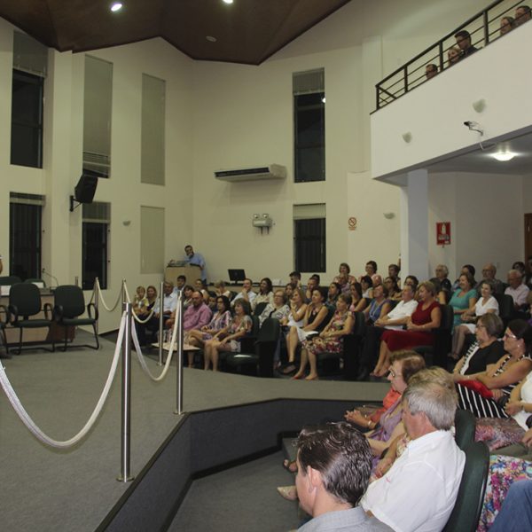 Estrela entrega Troféu Multimulher