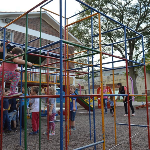 Vale atende metas dos planos, mas tem déficit na pré-escola