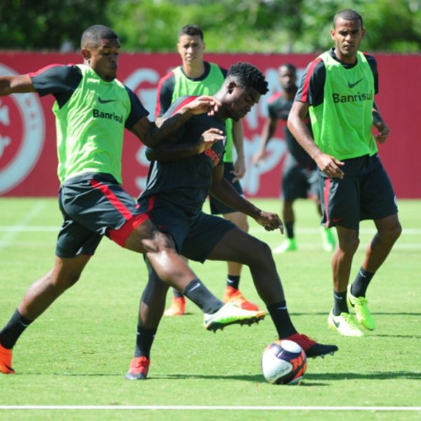 Com time titular, Inter enfrenta o Caxias