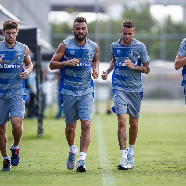 Grêmio embarcou  ontem para o Paraguai