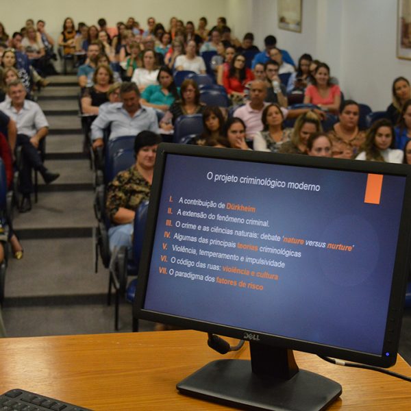 Comunidade debate punição para menores infratores