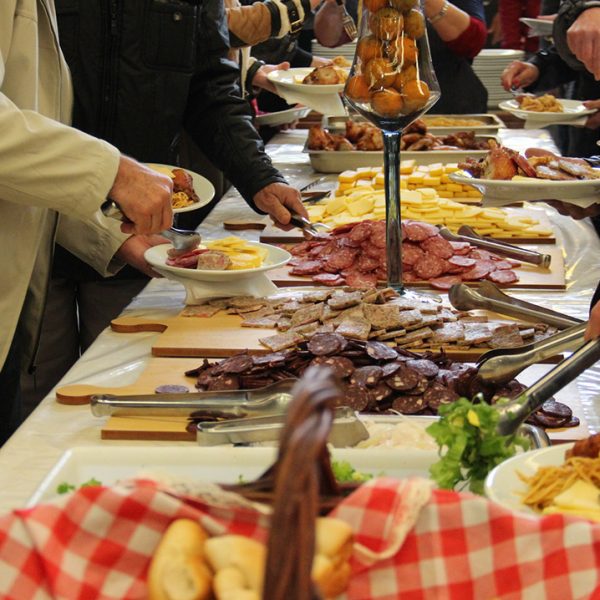 Festival Colonial congrega folclore e gastronomia