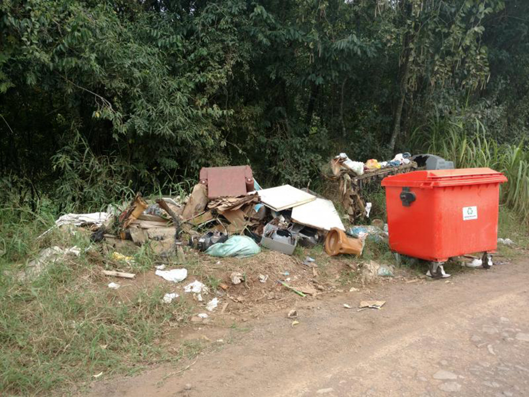 Descarte ilegal de lixo preocupa poder público