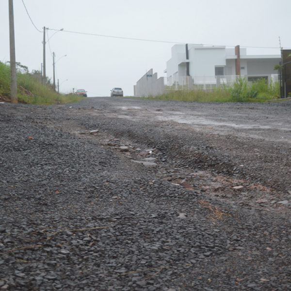 Chuva provoca danos em estradas e acessos